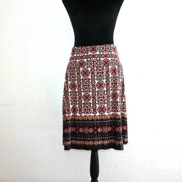 Julie's Closet, Red/black floral midi skirt, with sash belt - Picture 3 of 9